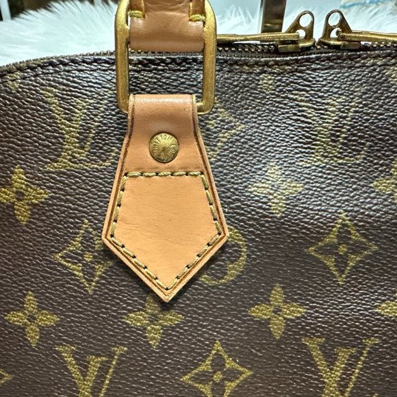 Louis Vuitton Monogram Alma Handbag - Picture 11 of 16